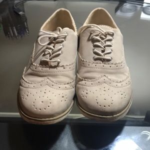Forever 21  cream dress shoes